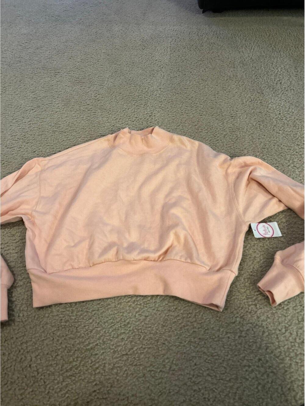 D18 Sweater top salmon color size large high neck comfy